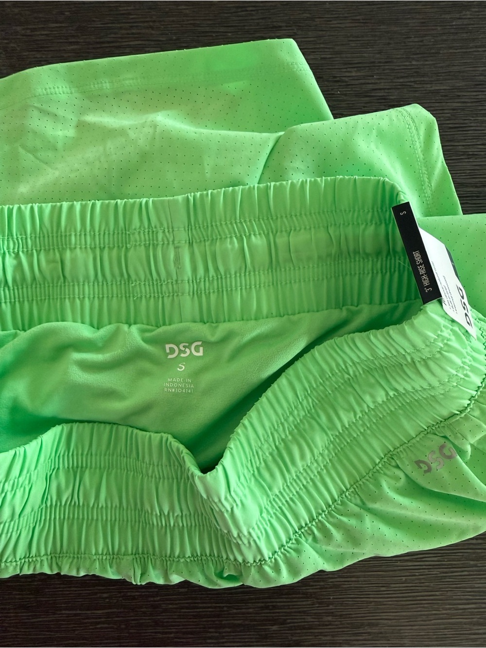 DICK'S Sporting Goods Women's High Rise Stride Shorts 2.0- Hyper Lime - Picture 5 of 7